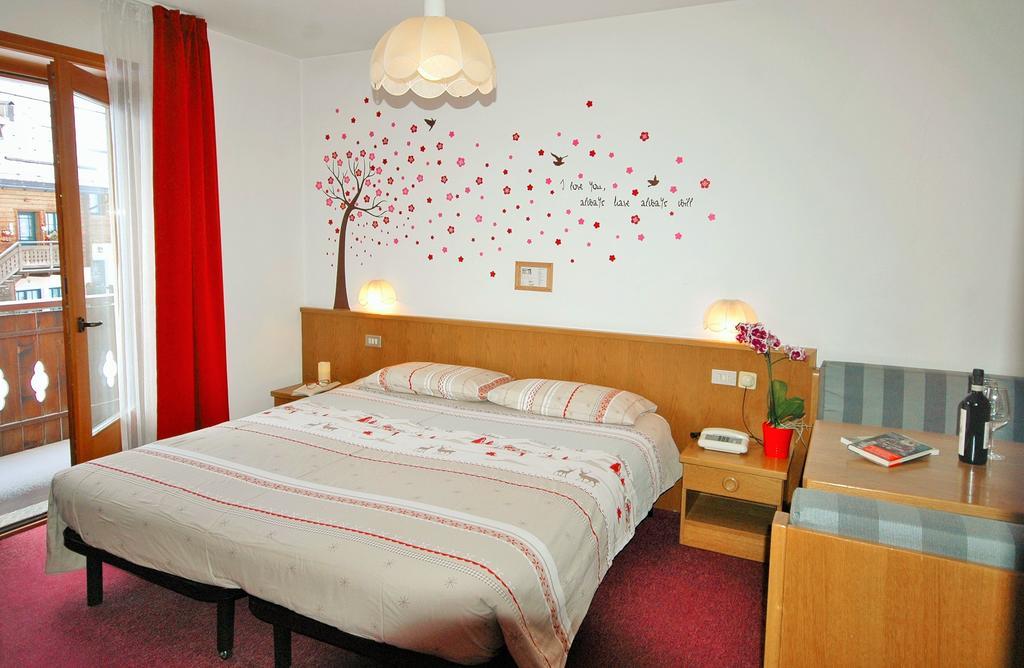 Garni Gimea Hotel Livigno Exterior photo